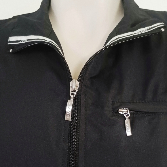 Izod XFG Womens Black Windbreaker Activewear Golf Tennis Preppy Athlesure - Picture 2 of 5